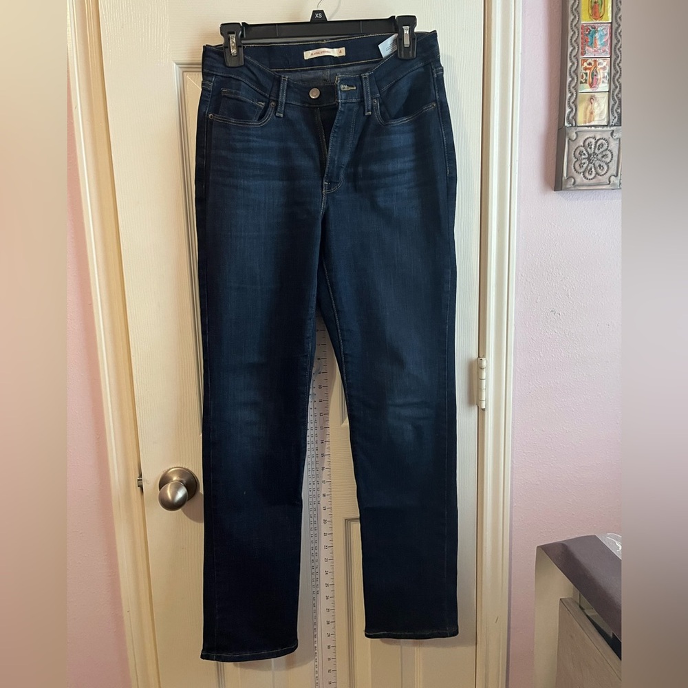 Straight Levi Jeans!